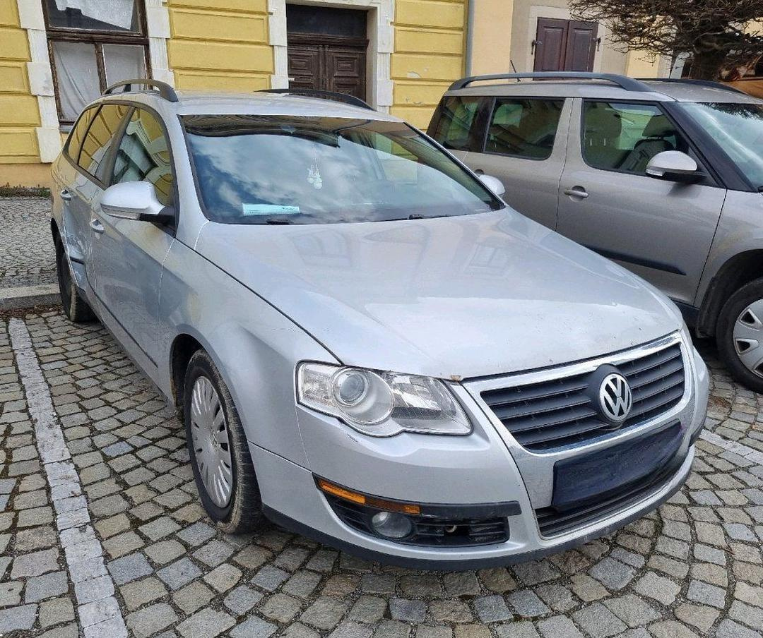 Vůz na náhradní díly VW Passat B6 kombi 2007 BMP HXS LA7W