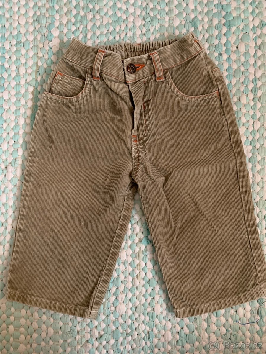menčestráky na 6-9m zn.Mothercare