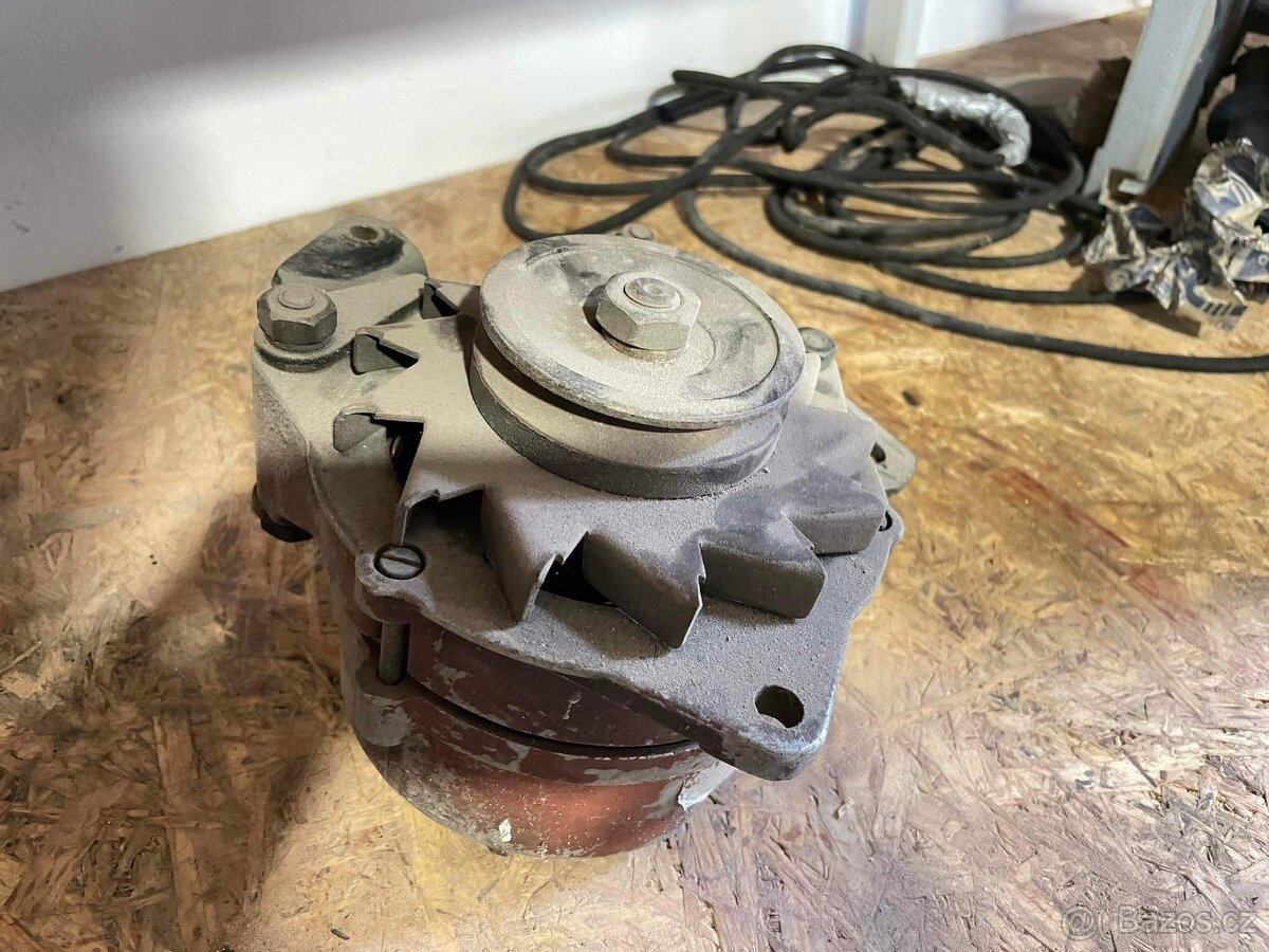 Alternátor Škoda 100/1000 MB (?)