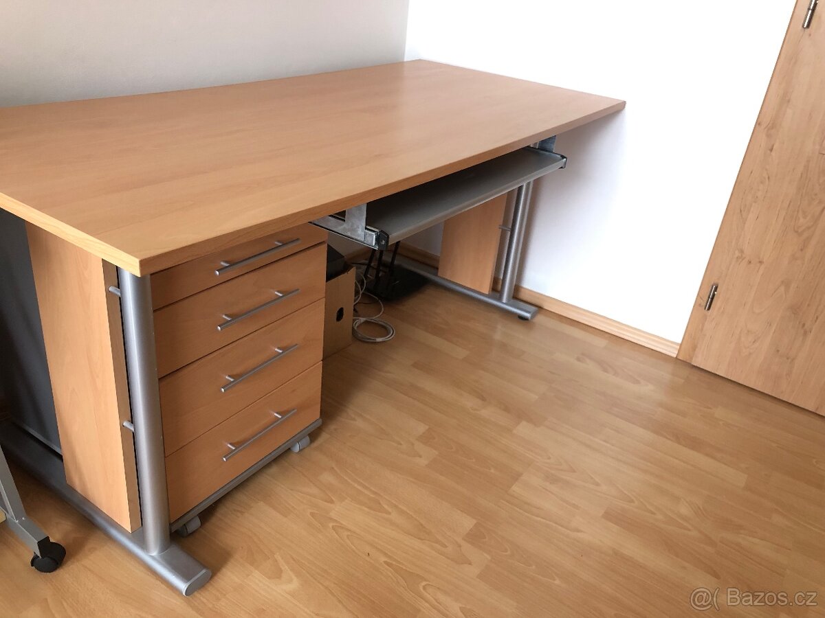 Velký stůl + stolek na tiskárnu - CENA K JEDNÁNÍ