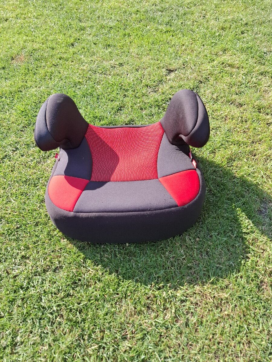 Dětský podsedák do auta