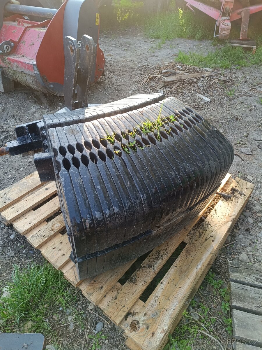 New Holland-Závazí  na trojbod  1250kg