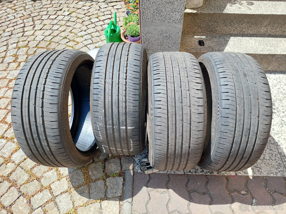 Zánovní FALKEN 225/40 R18