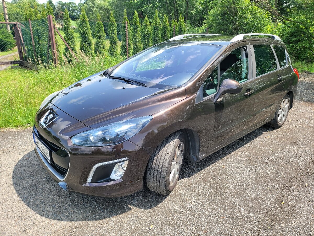 308 SW 1,6 e-hdi koupené v ČR jako nové