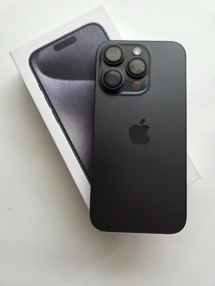 Prodám iPhone 15 pro 128GB Black Titanium