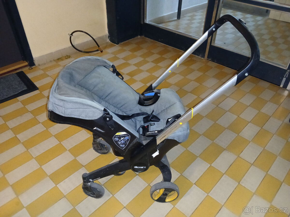 Autosedačka a kočárek v jednom Doona Plus-vhodná do letadla