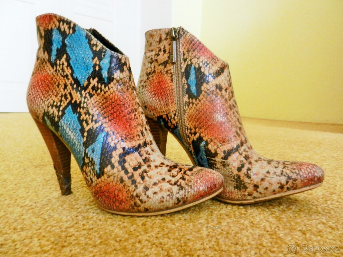 LUXUSNÍ KOZAČKY, kožené, zakoupeno v Italii