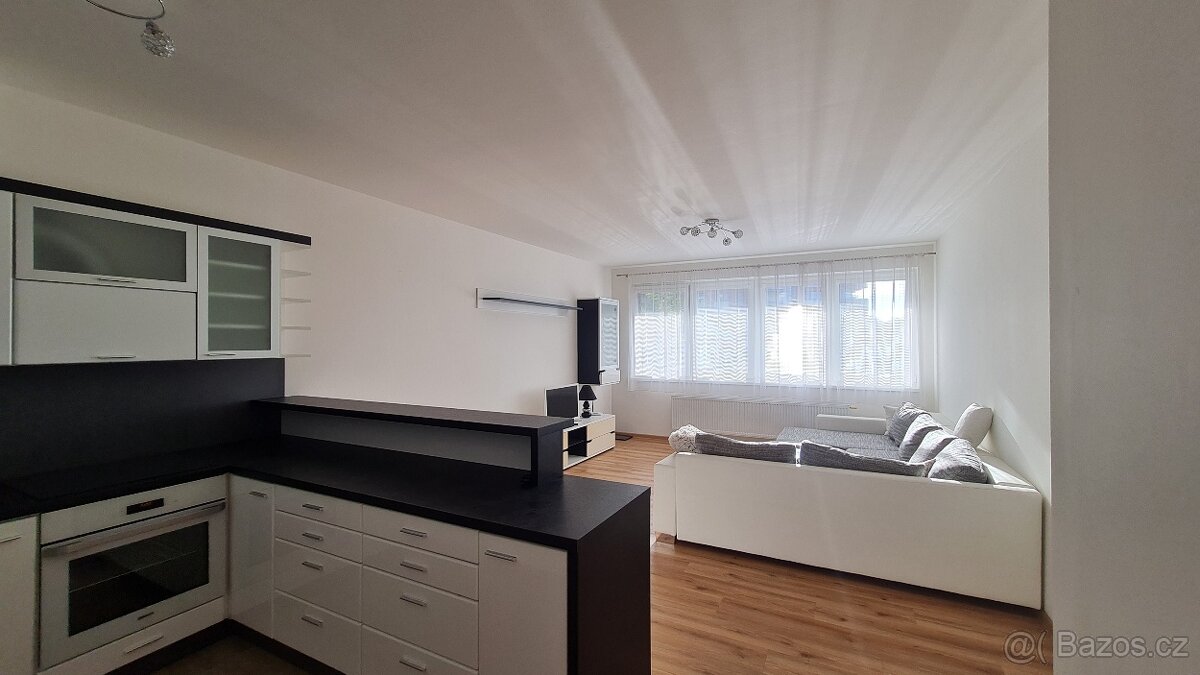 Pronájem bytu 3+kk • 77 m² bez RK