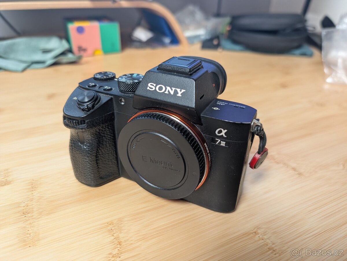 Sony A7 III včetně příslušenství