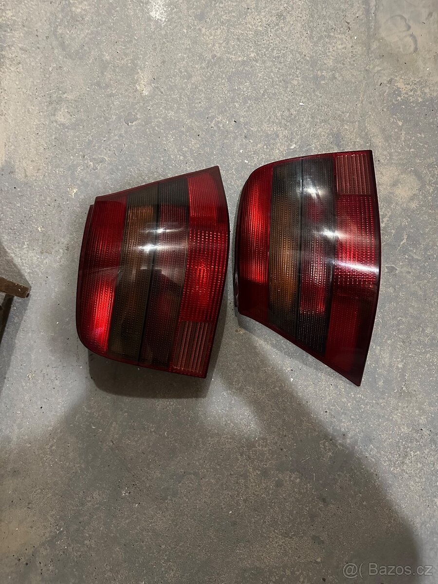 Zatmavená světlo pravé golf 4