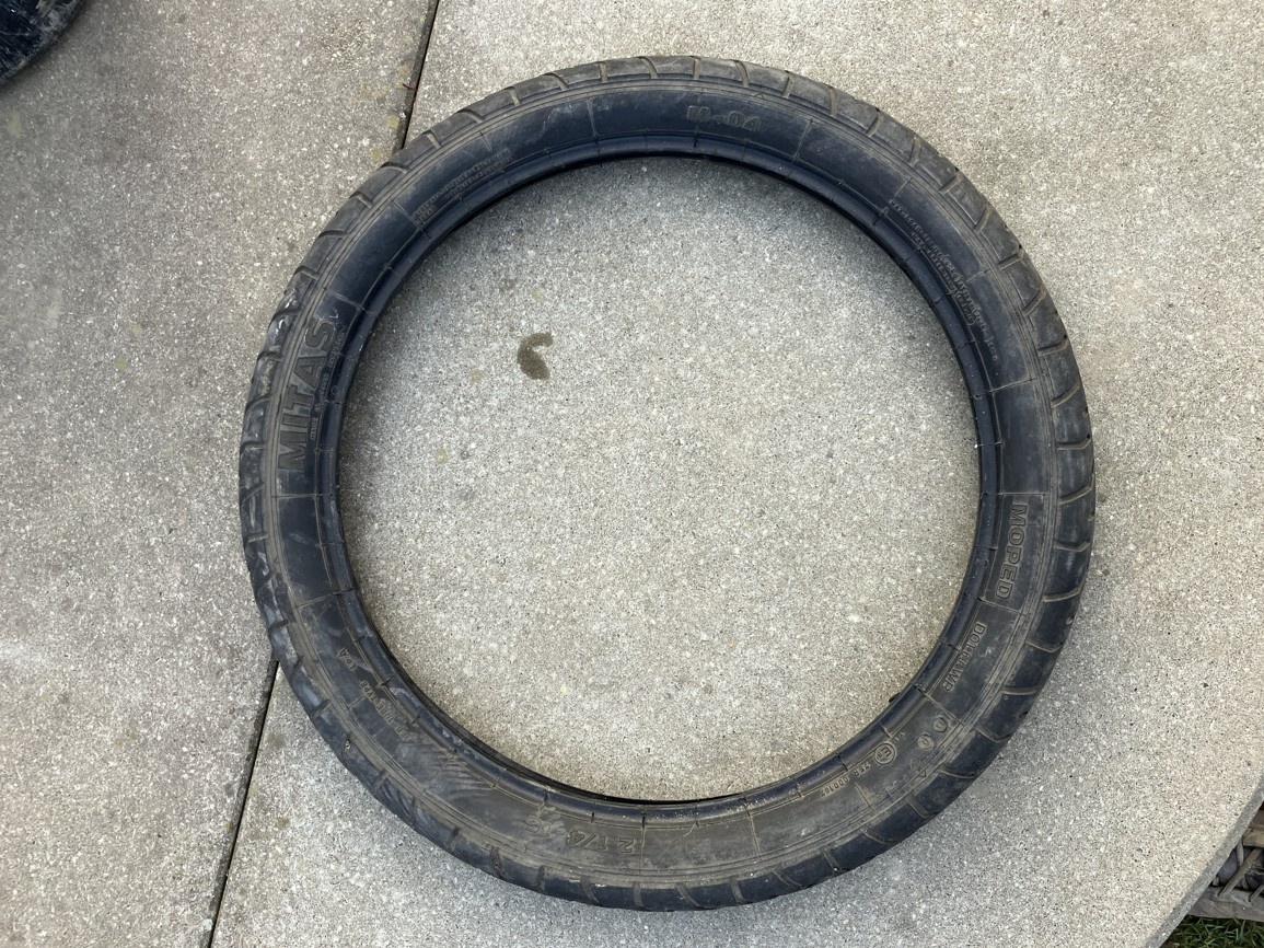 babeta 210 pneu