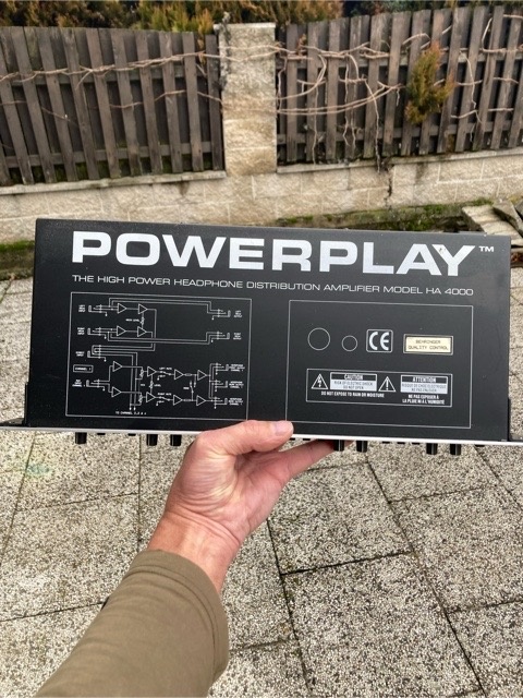 Studiový zesilovač TB202