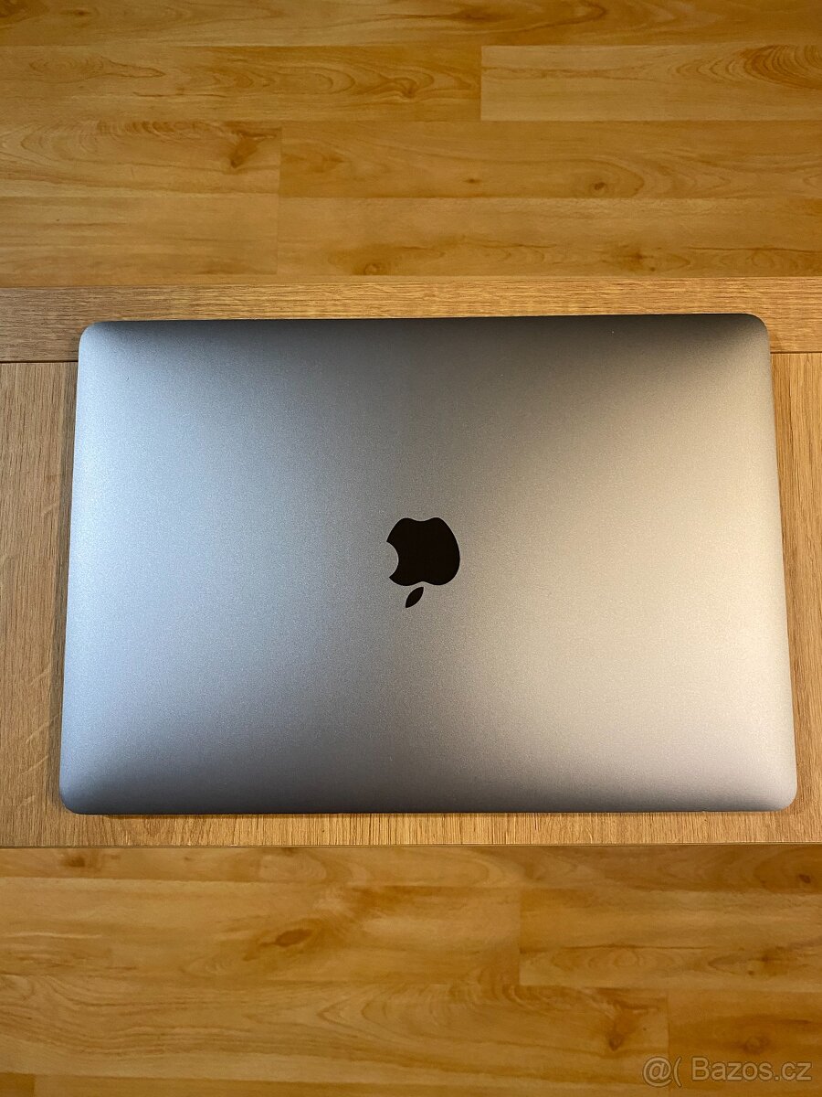 MacBook Pro 13" 2017 / i5-7360U 2.3GHz / 8GB / Iris 640