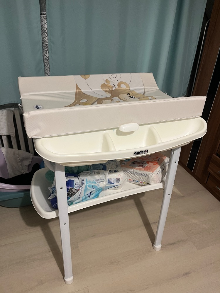 Přebalovací pult s vaničkou