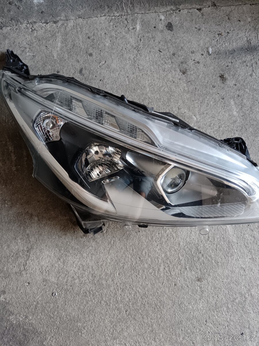 Světlo Peugeot 208 facelift