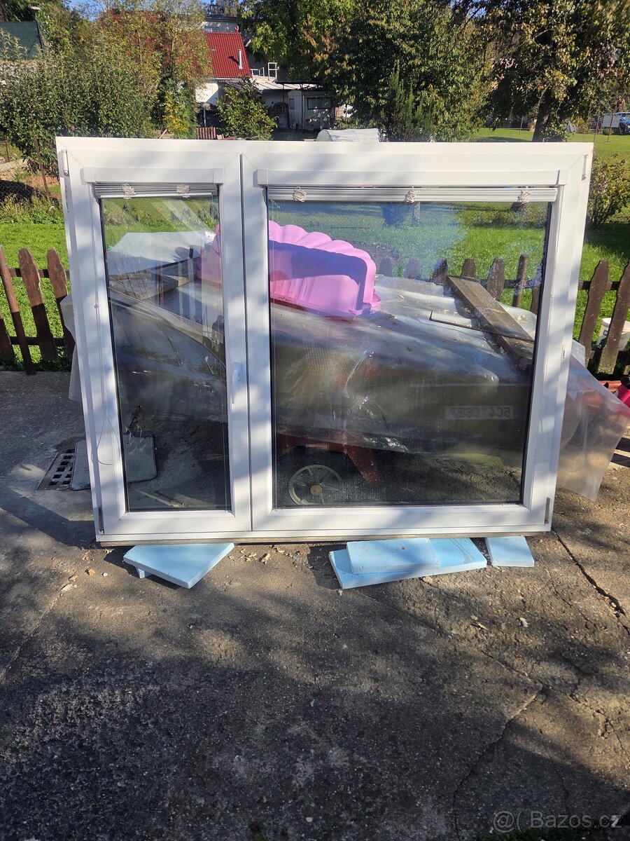 Plastová okna zlatý dub