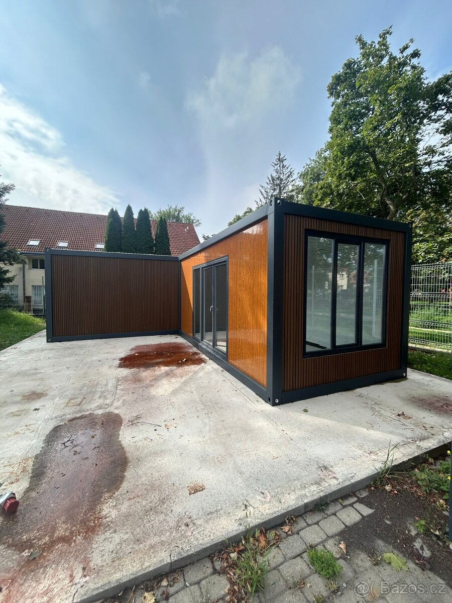 Sestava obytných kontejnerů