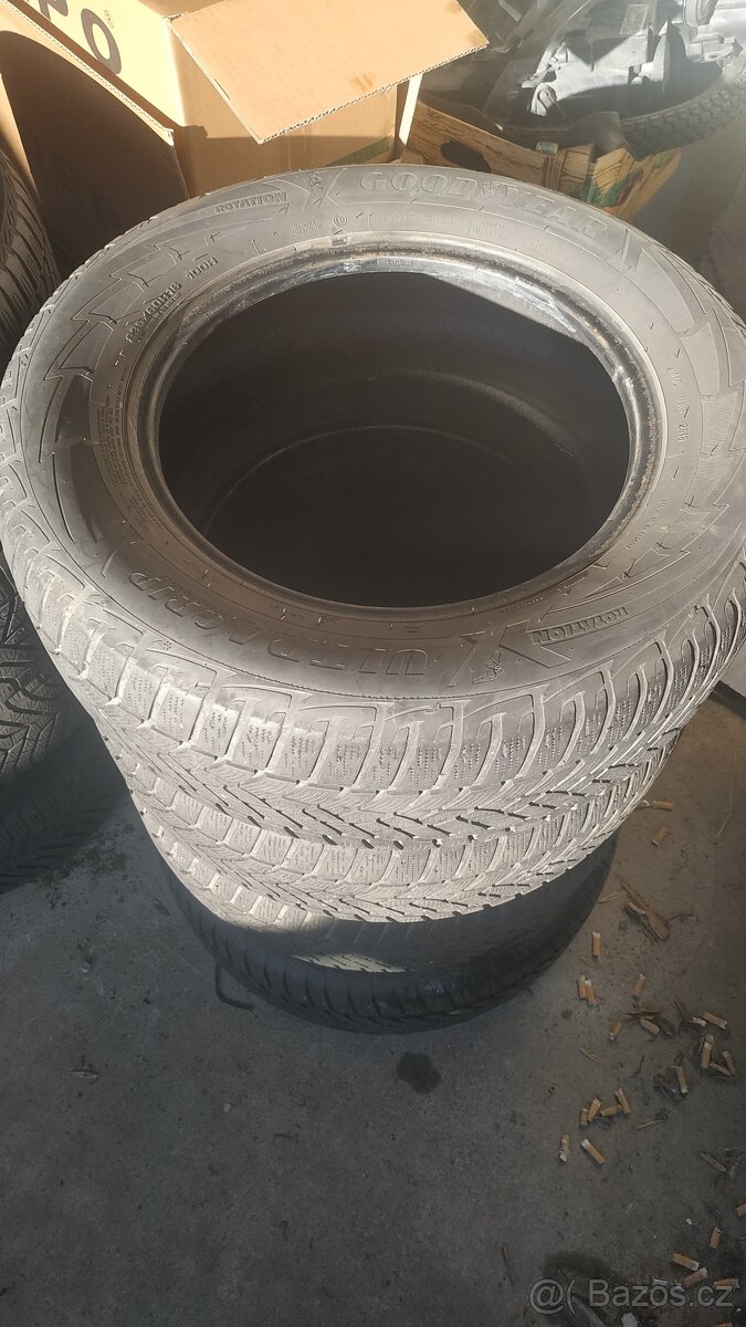 Zimní pneu 235/60/16