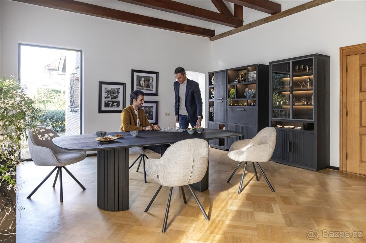 Oválný jídelní stůl - Pavie