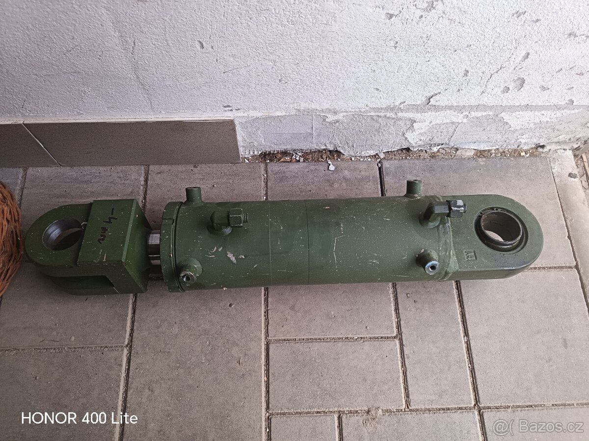 Hydraulická pístnice