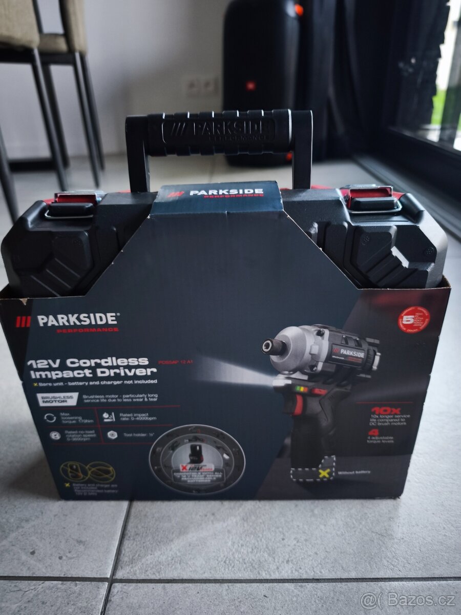 Aku rázový utahovák