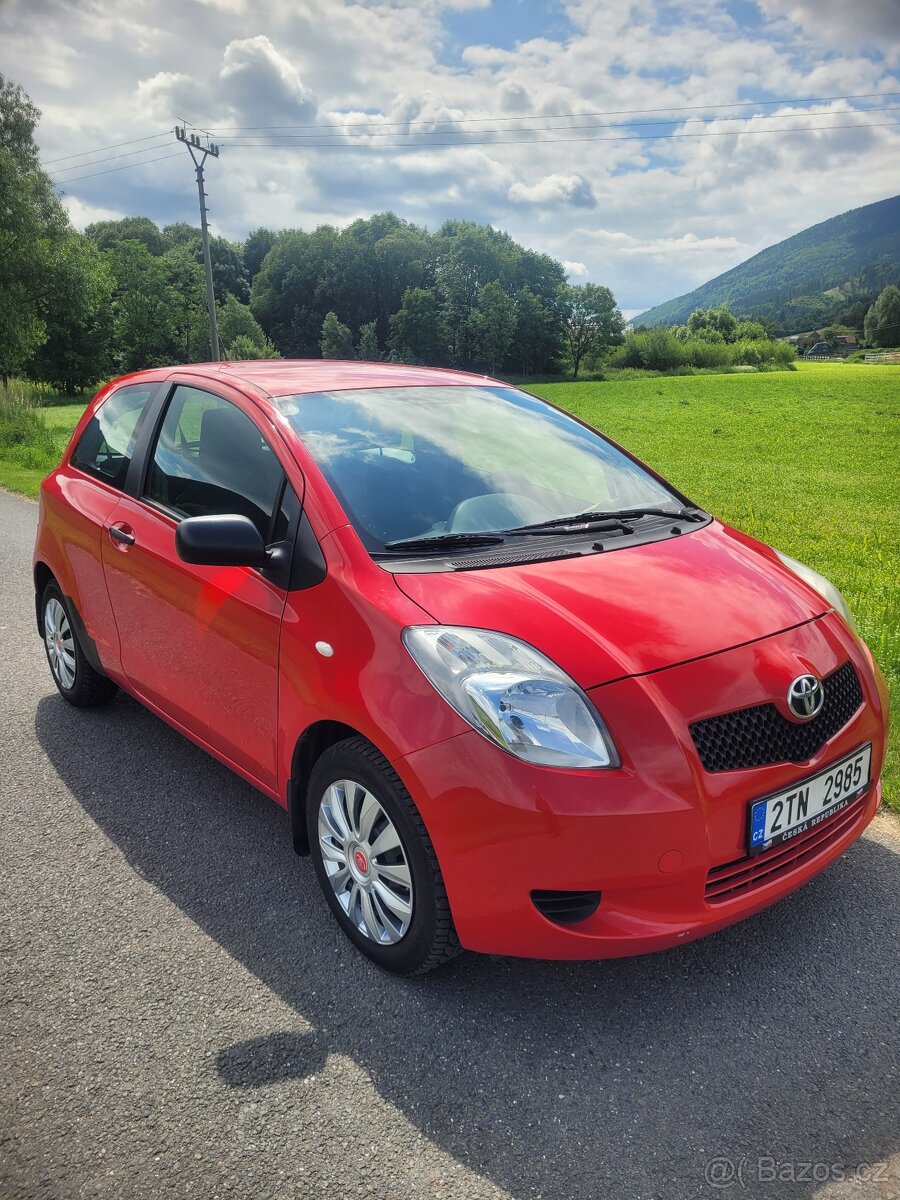 Toyota yaris 1.3vvti NOVĚ STK
