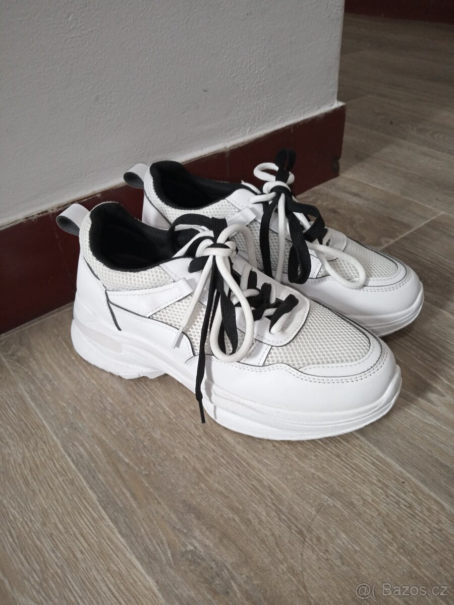 Dámské bílé sneakers boty
