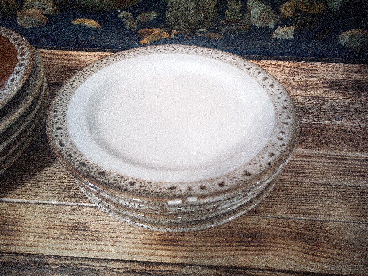 Krásné keramika talíře