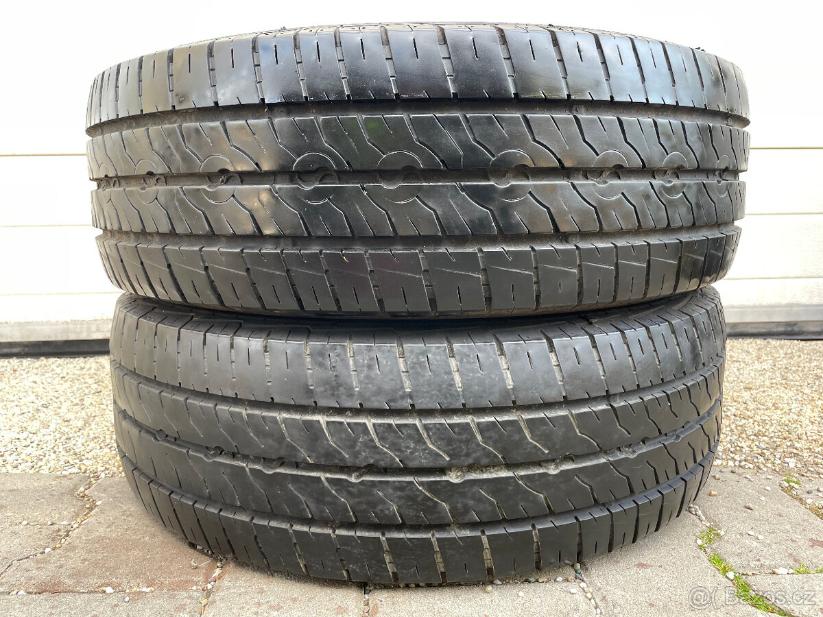 Semperit Van 205/70 R15C 106/104R 2Ks letní pneumatiky