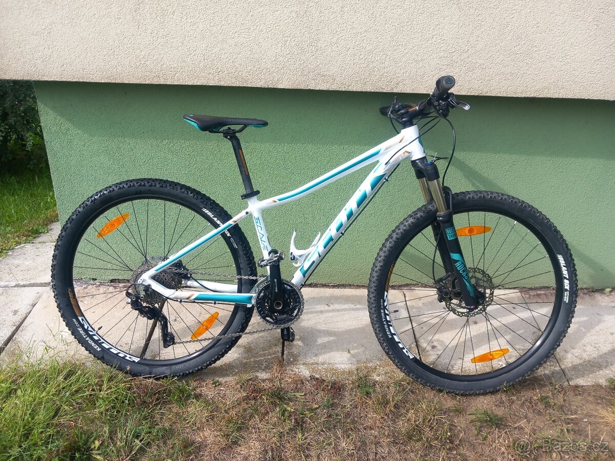 Dámské kolo Scott Contessa Scale 720 vel.S