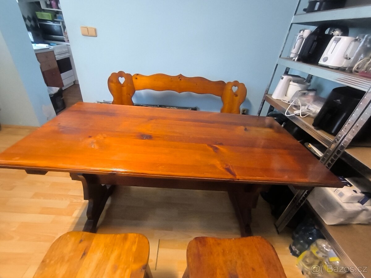 Jídelní set z masivu