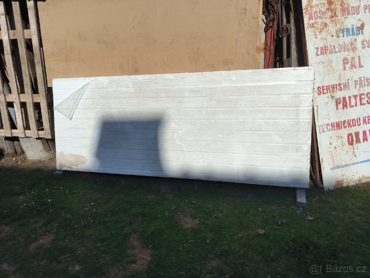 Sedvičový panel zateplený polystyrenem