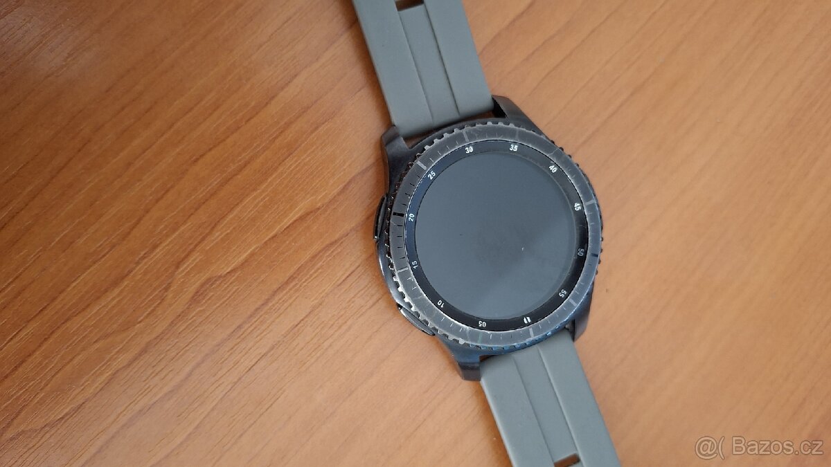 Chytré hodinky Samsung gear S3 frontier