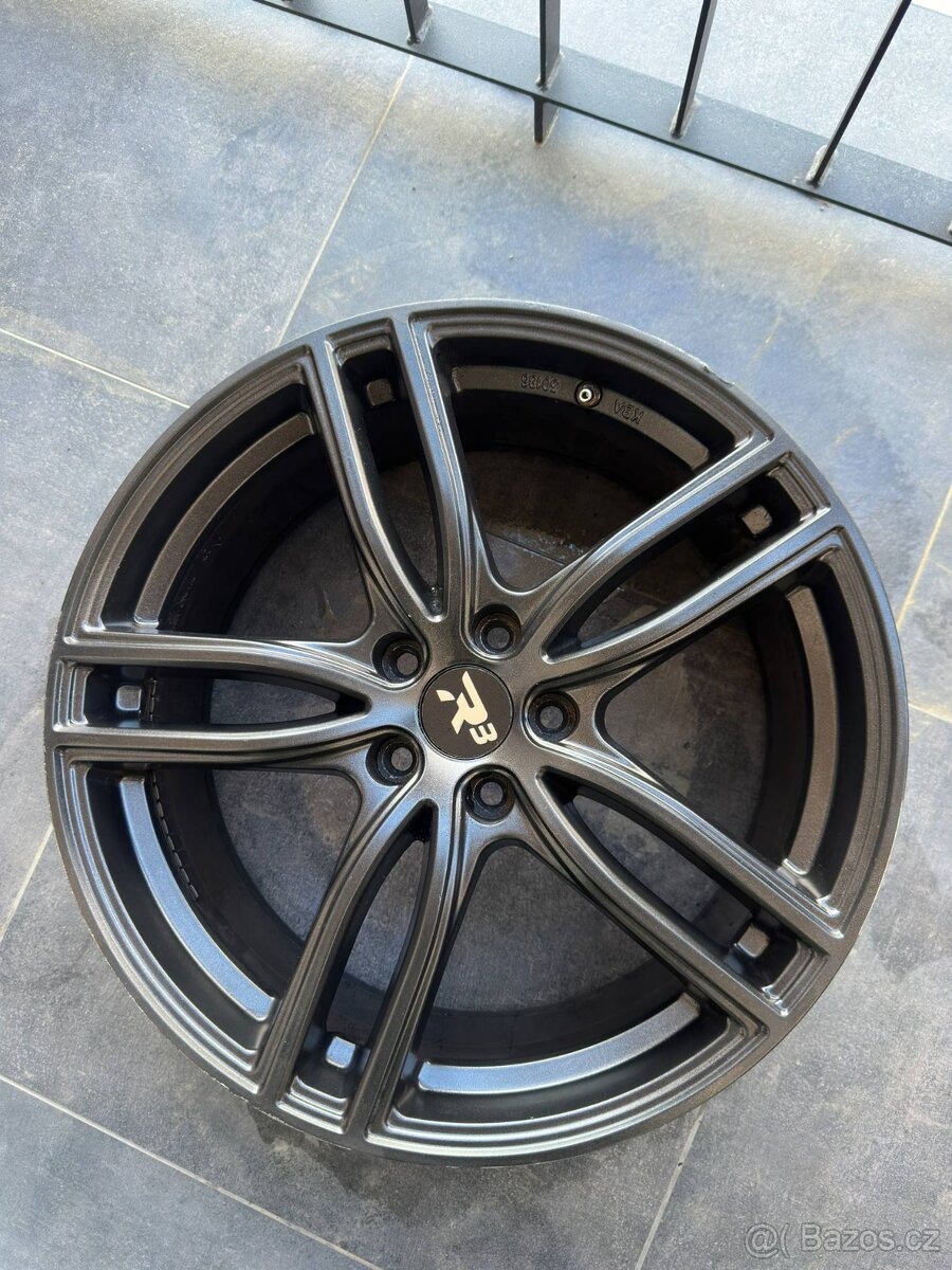 Sada alu R3 Wheels 8,5x19 5/112