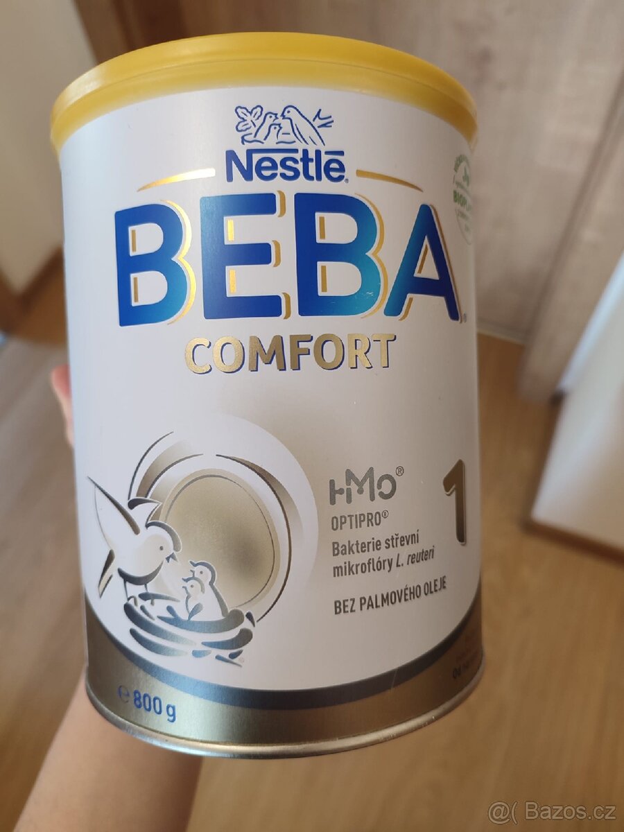 Umělé mléko a lahvičky