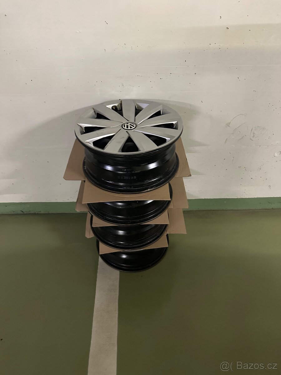 VW R16 plechové disky kola ráfky originál