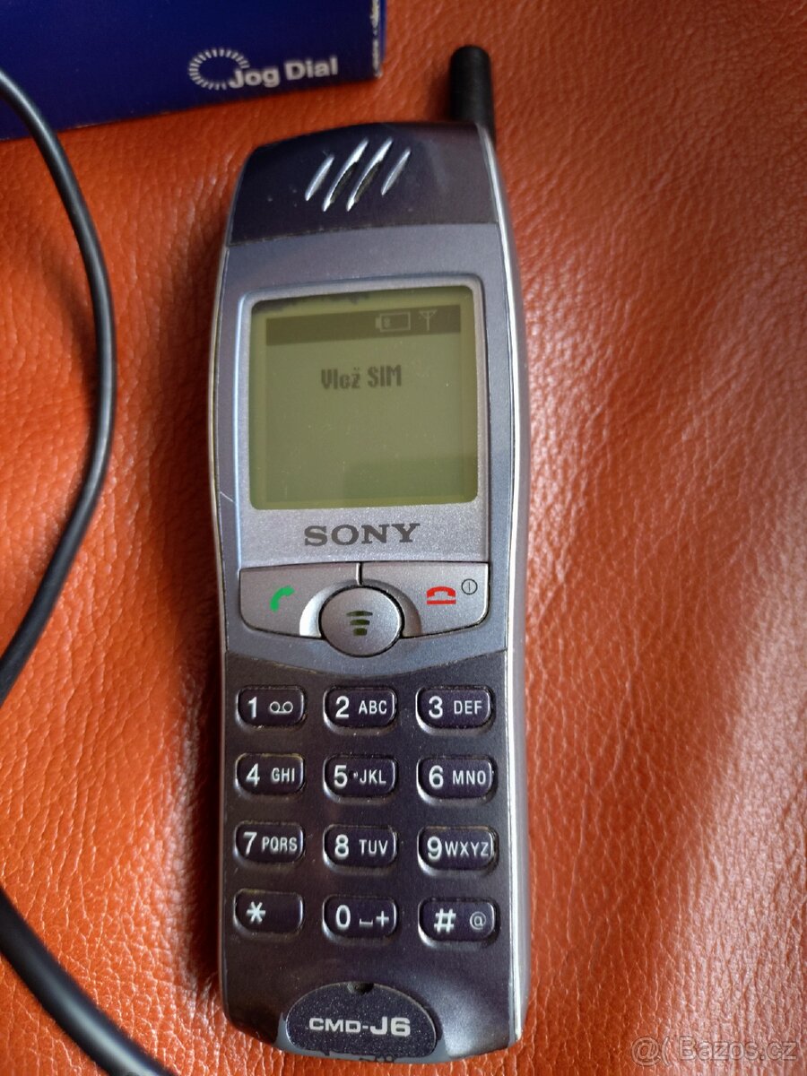 Telefon Sony CMD J6