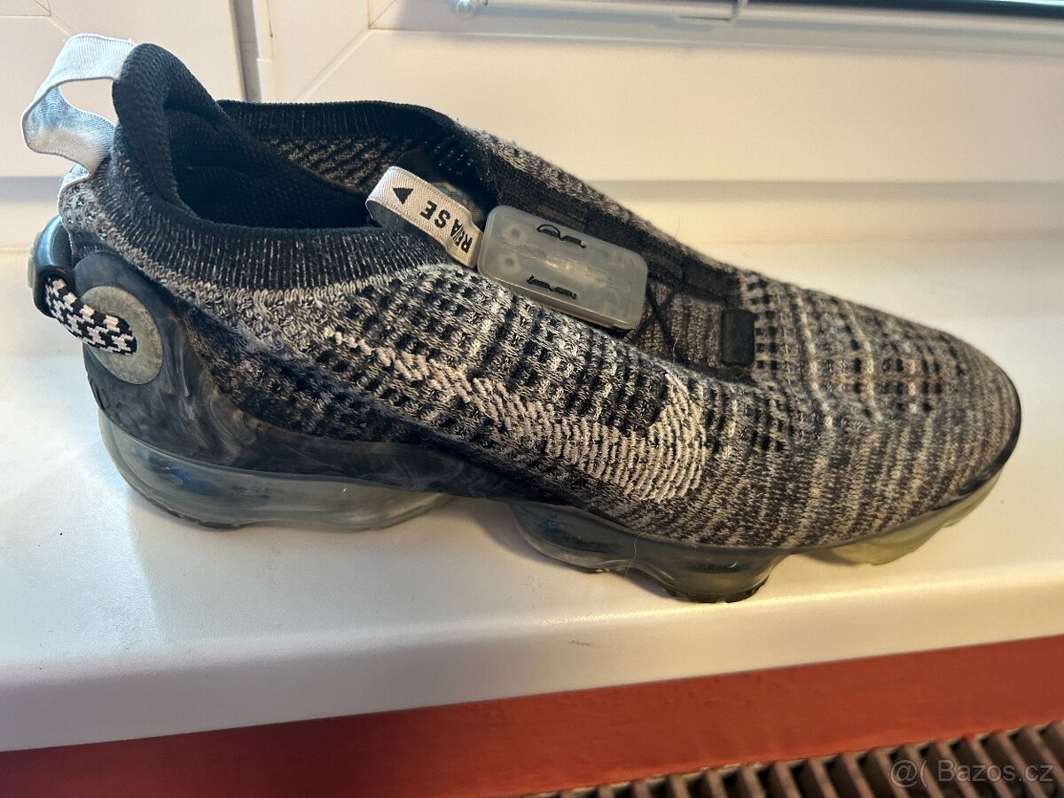 Prodám NIKE Vapormax,super stav šedé vel.40