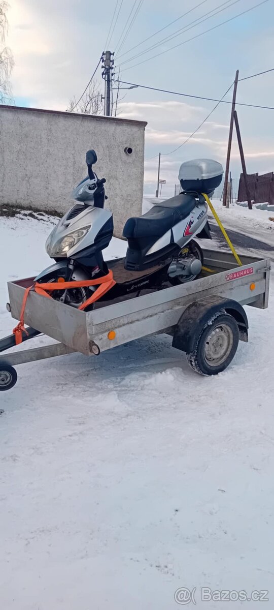 Prodám skútr 150 oběm plně funkční