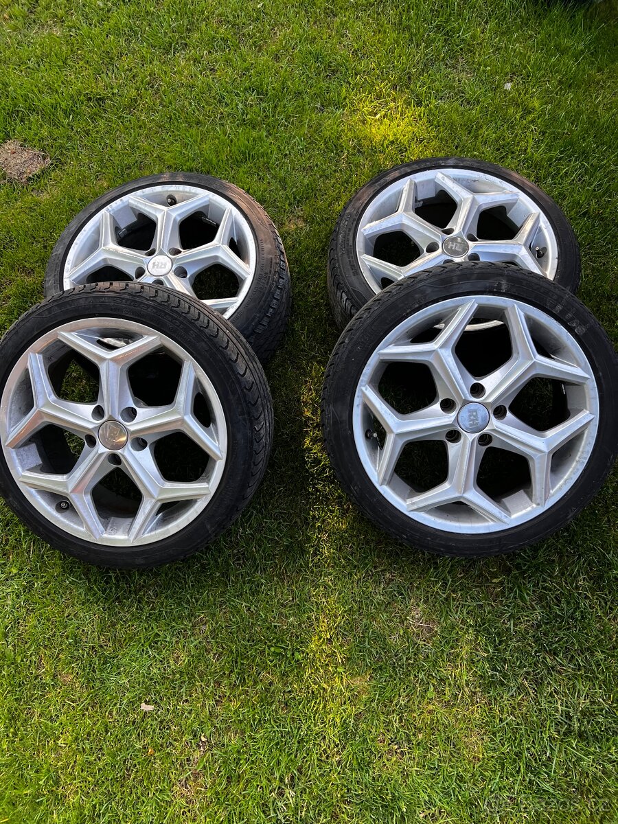 RH kola 225/40 R18