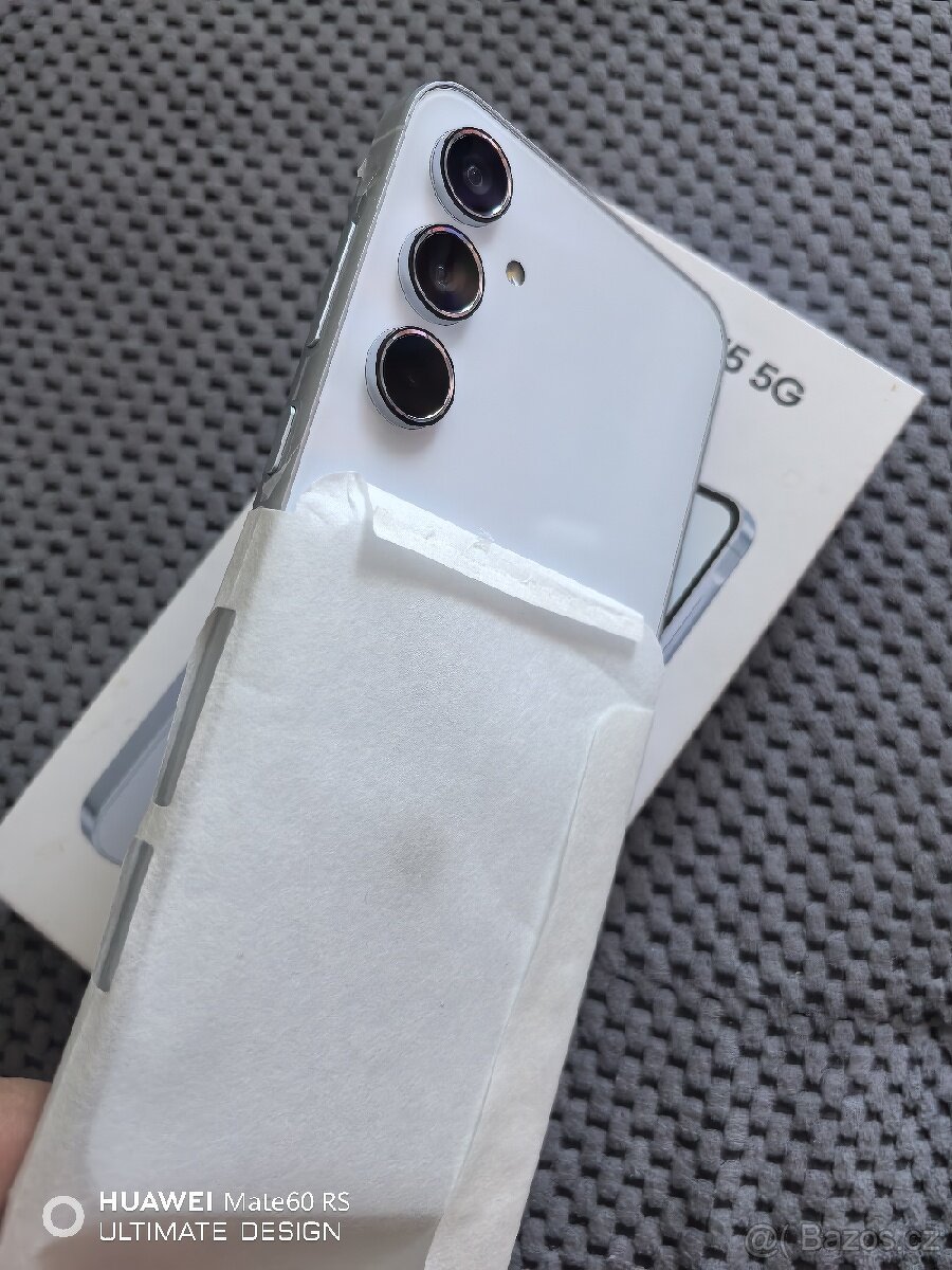 Samsung Galaxy A55 5G úplně nový komplet baleni