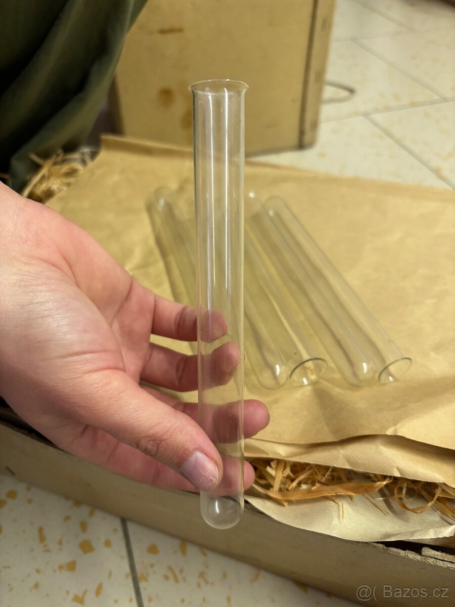 Zkumavky - laboratorní skleněnné
