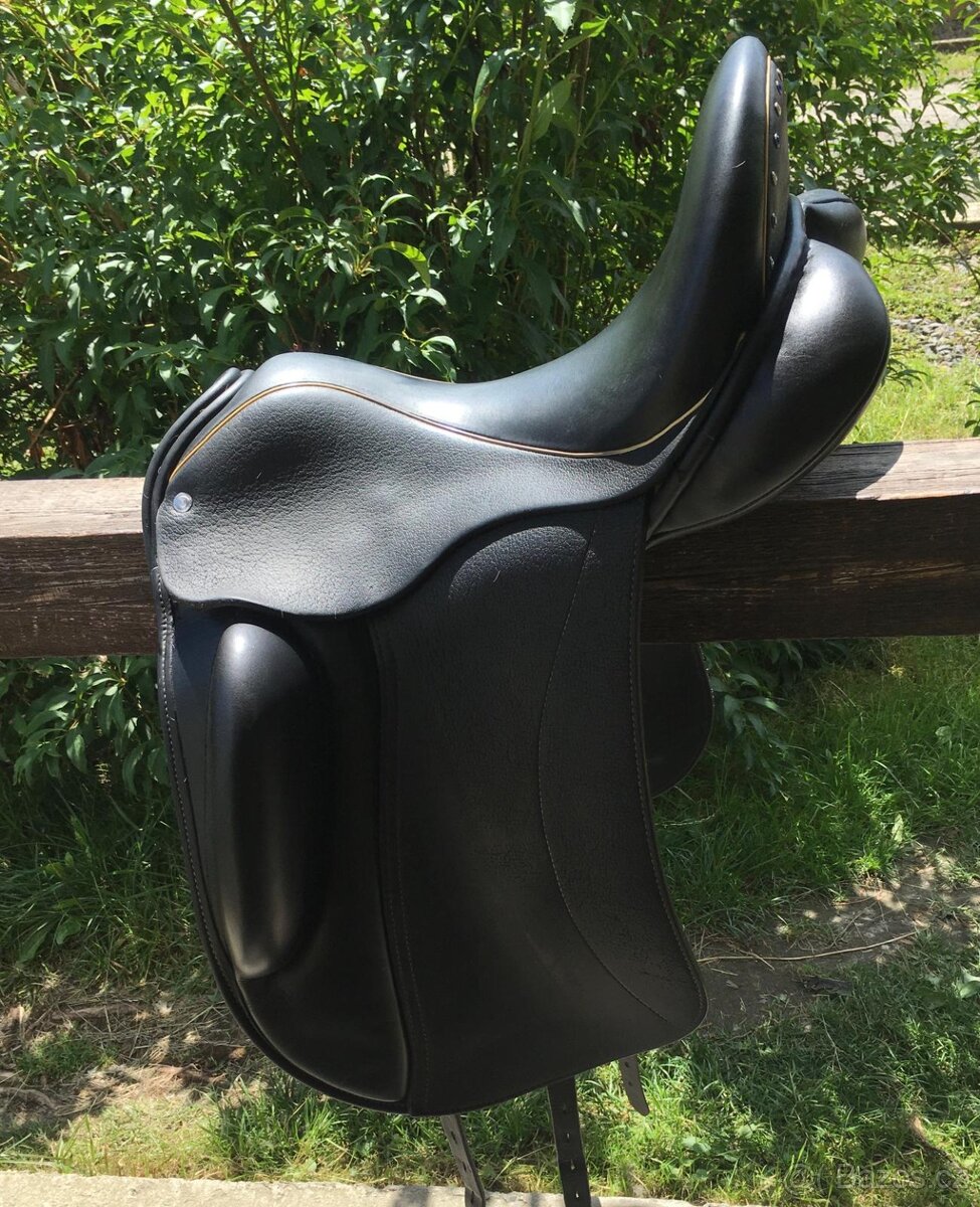 Drezurní sedlo Custom Saddlery Wolgang Constanze