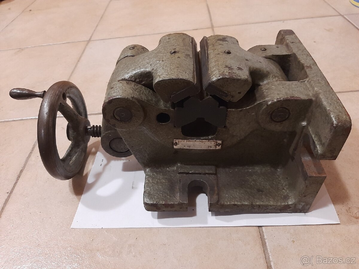 Strojní prizmatický svěrák 100mm