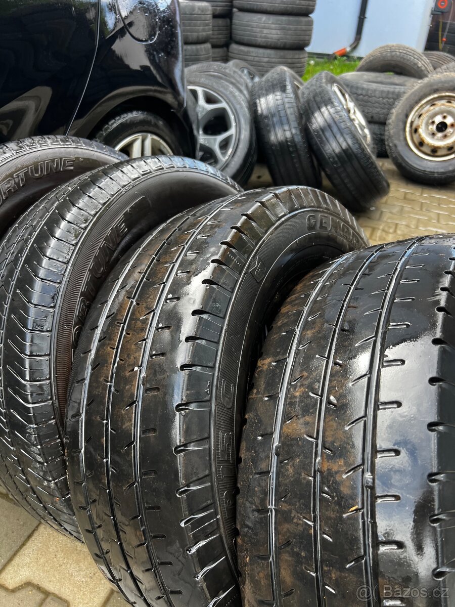 225/70 r15c pneu + disky