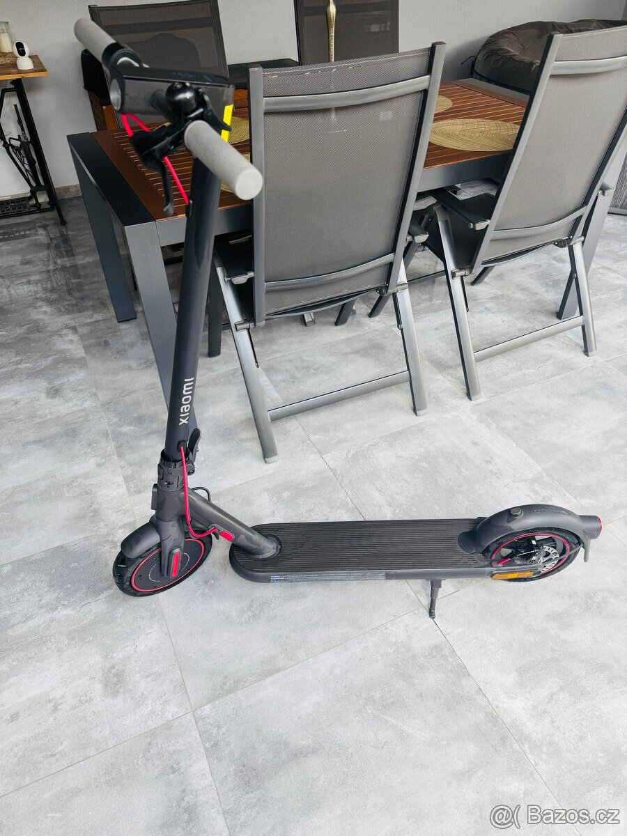 Koloběžka Xiaomi Electric Scooter 4 Pro