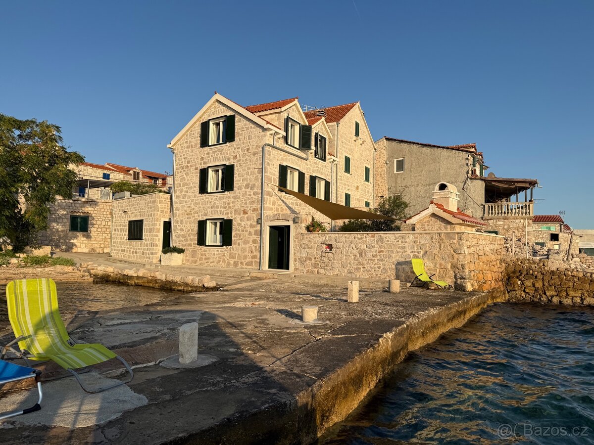 Prodej domu v Chorvatsku s olivovníkovou zahradou