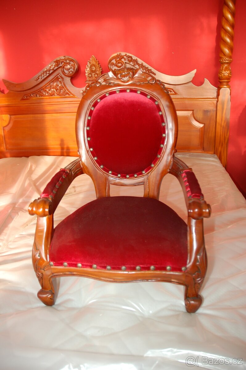 Nové dětské historizující křeslo