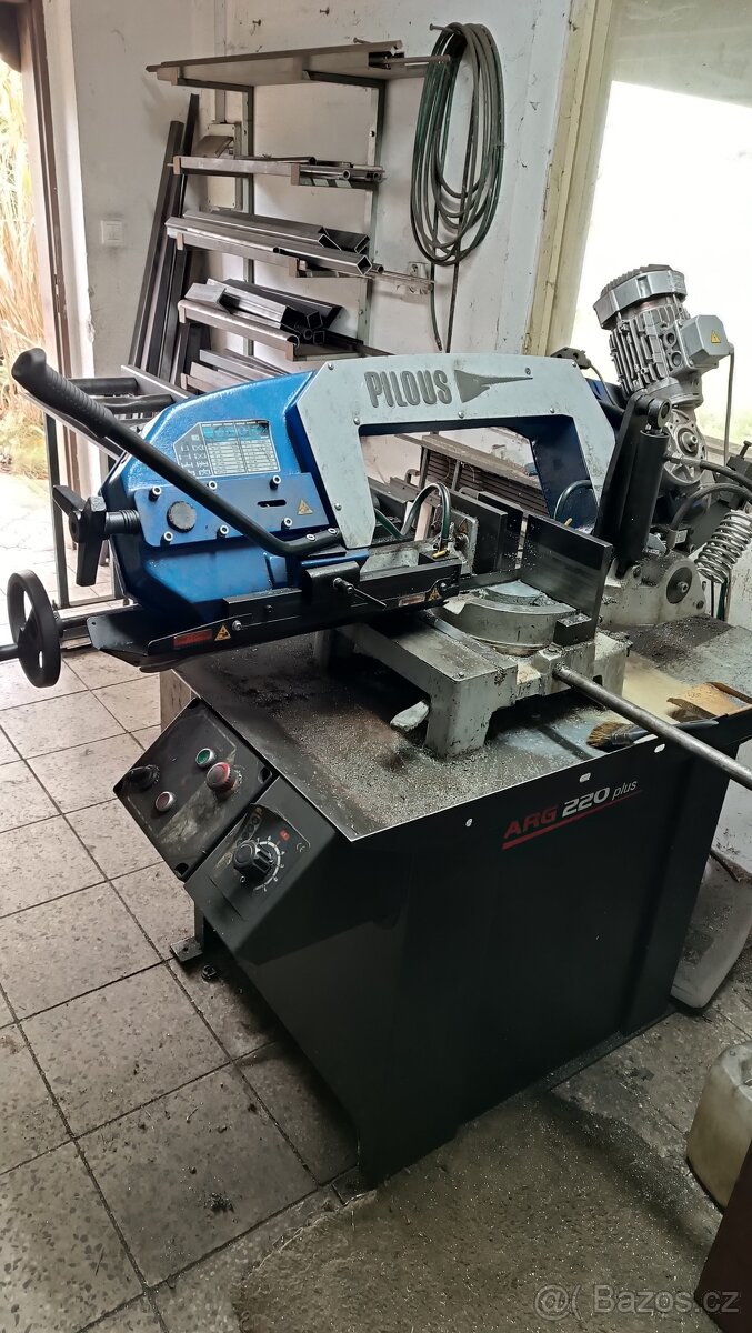 Pásová pila PILOUS