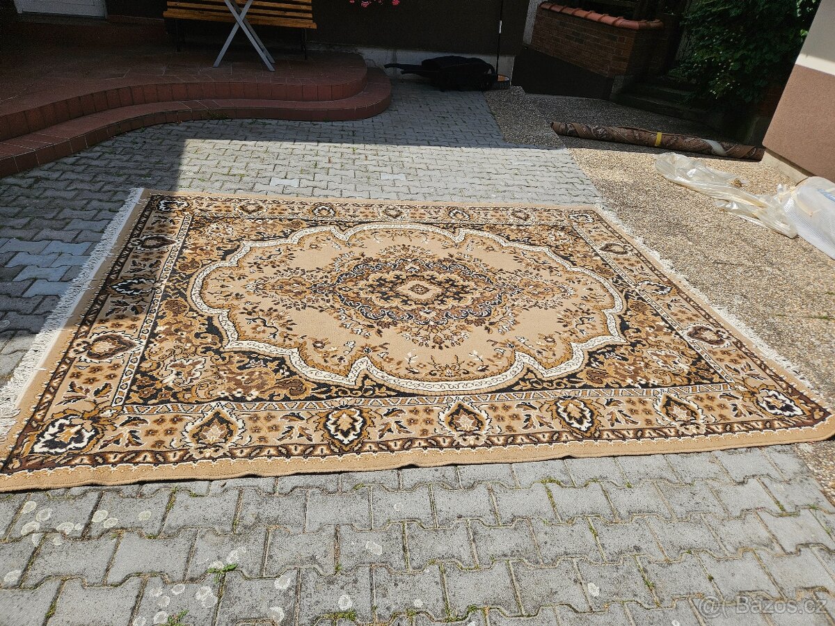 Kusový koberec MIRA 240 x 320 cm